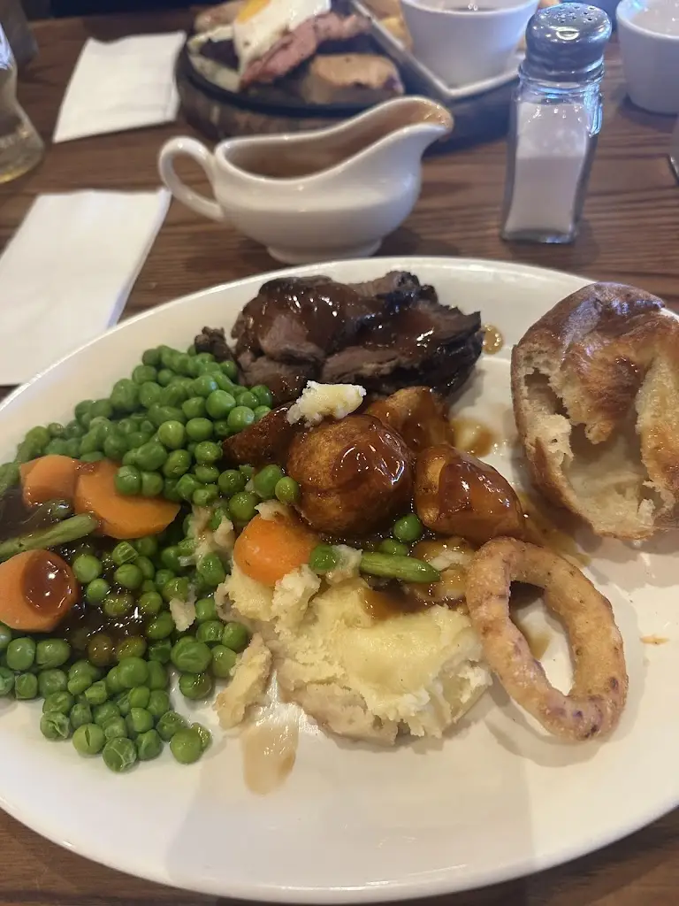 Terry cliff_Singing Chocker_Castleford_review