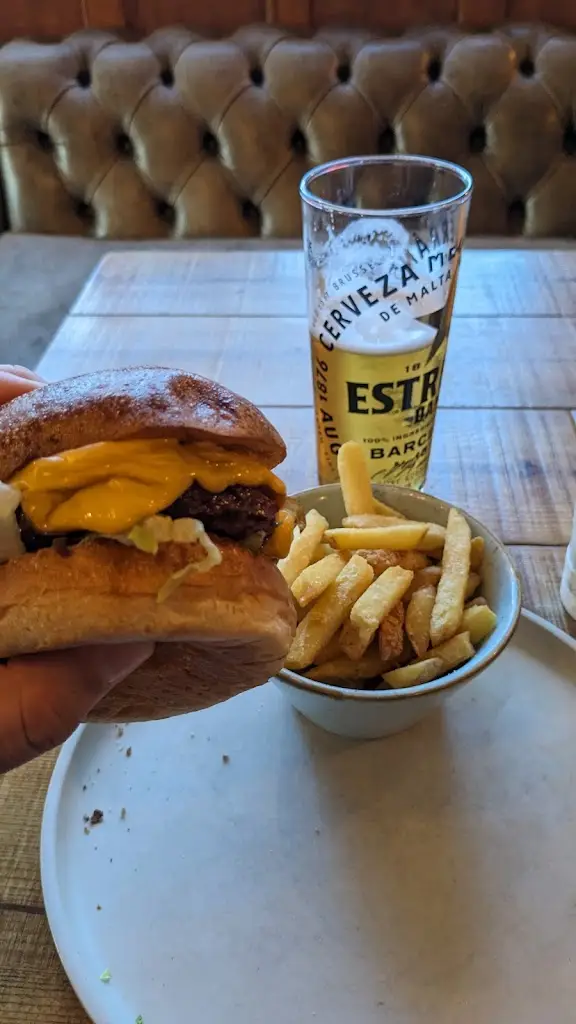 Menu_The Greyhound_Carshalton_image_8