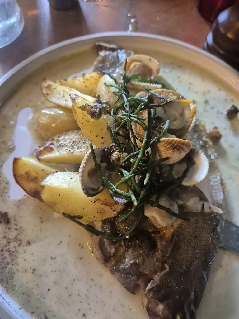 simona calzavara_The Greyhound_Carshalton_review