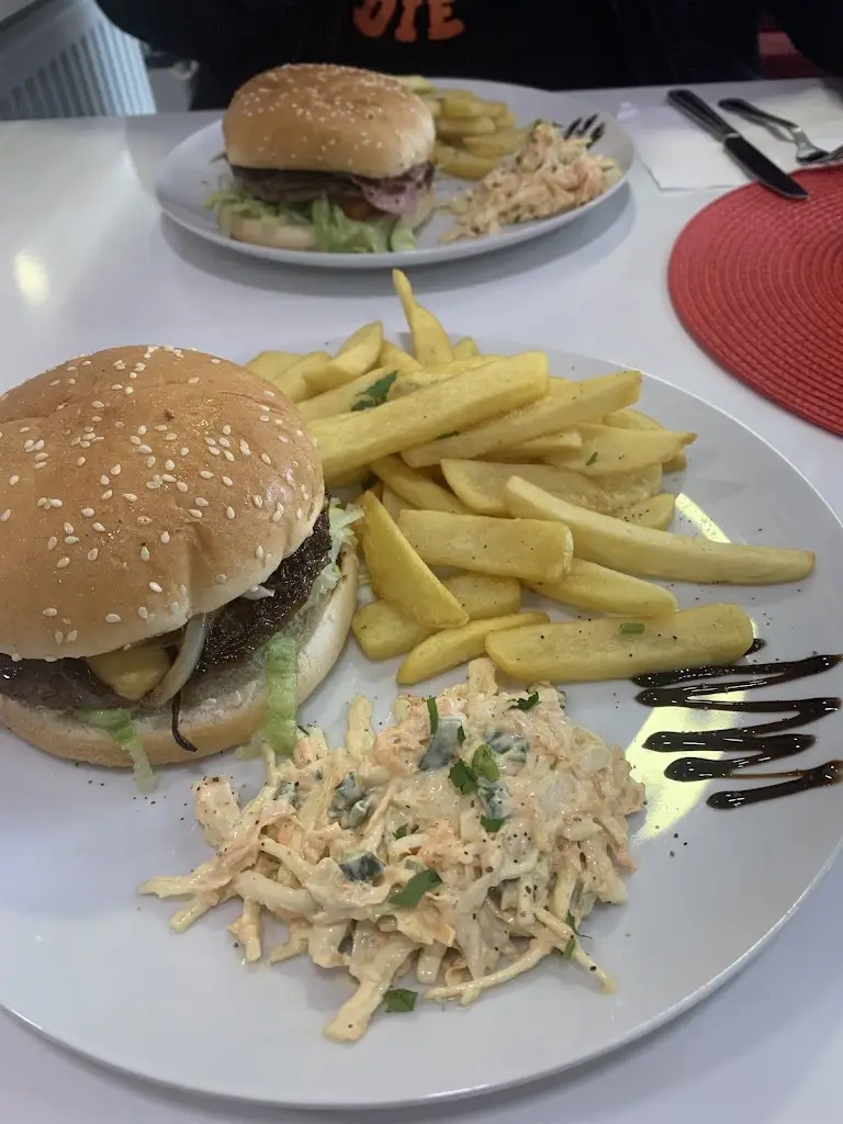 Holly Leppard_Happy Belly Cafe_Carshalton_recensione