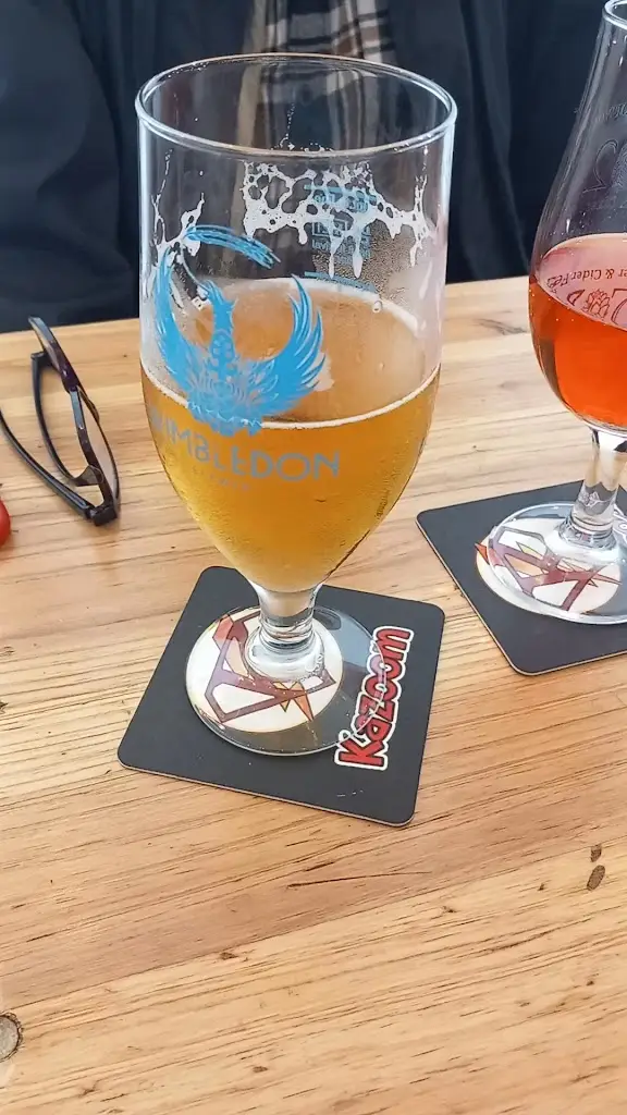 Spotlight Bar & Restaurant_Carshalton_slider_image_2