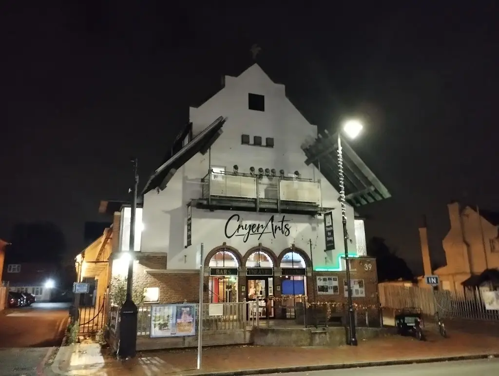 Spotlight Bar & Restaurant_Carshalton_slider_image_3