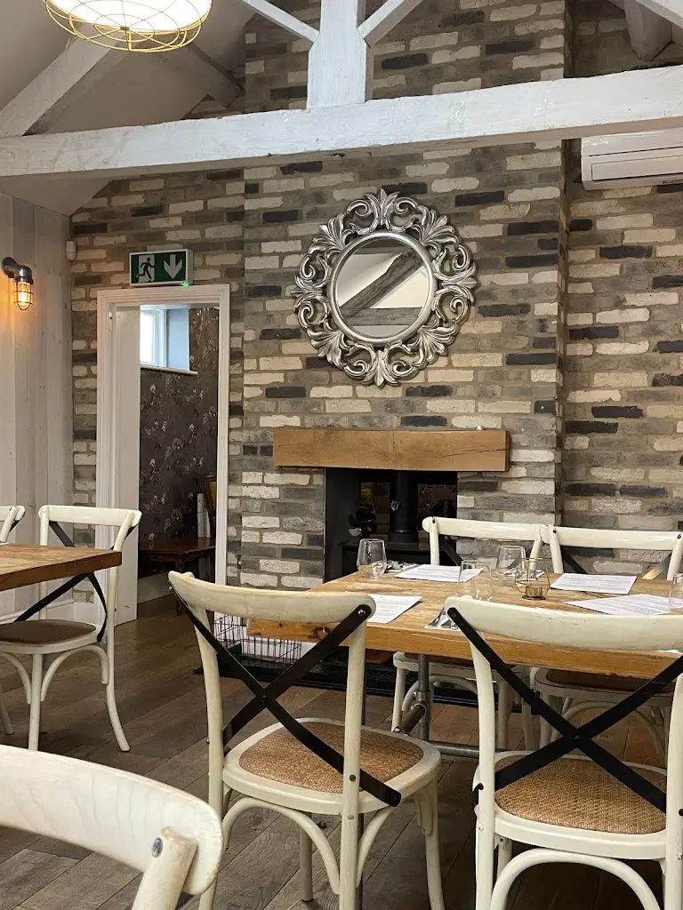 Natasha Norton_The Castle Inn_Castle Donington_review