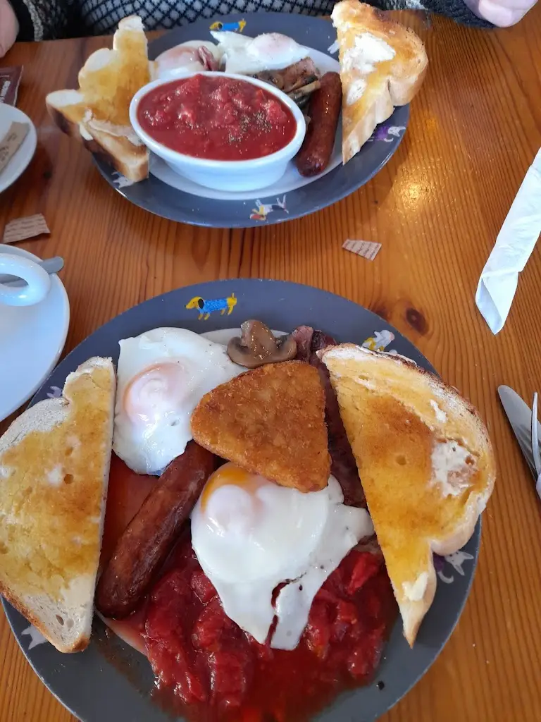 Steve Gray_Tylers Tearooms_Castle Donington_review