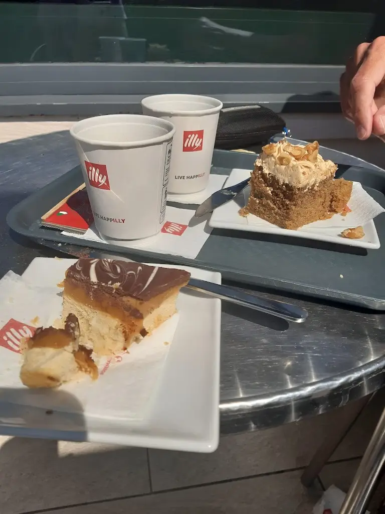 Sue Shellard_Spurreli_Amble_review