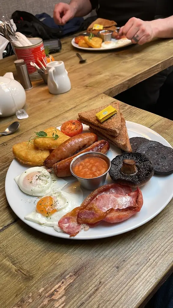 Shaun Robins_Hadfields Bistro_Catterall_review