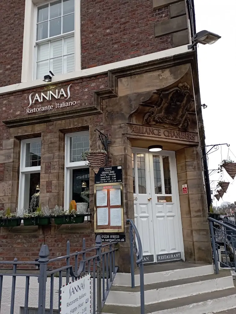 SannaS_Carlisle_slider_image_3