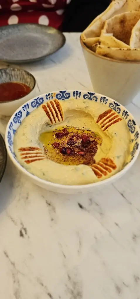 Martin “Skwatinnevil” Sanders_Beirut Bites_Carlisle_review