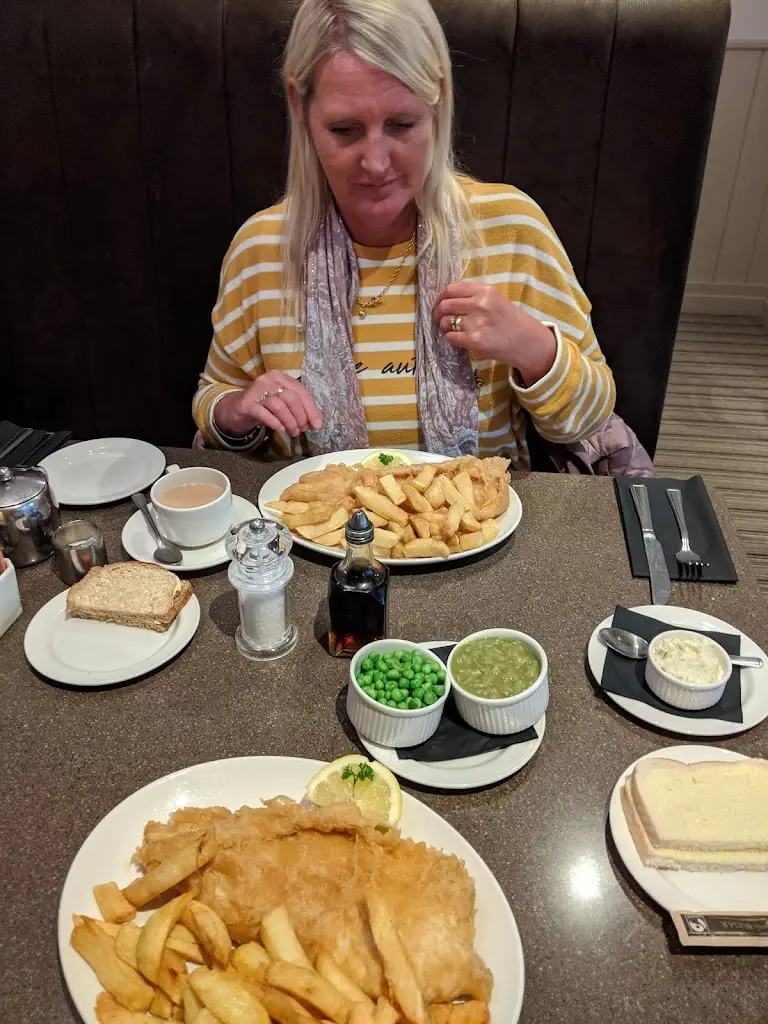 Menu_Whitby's_Catcliffe_image_5