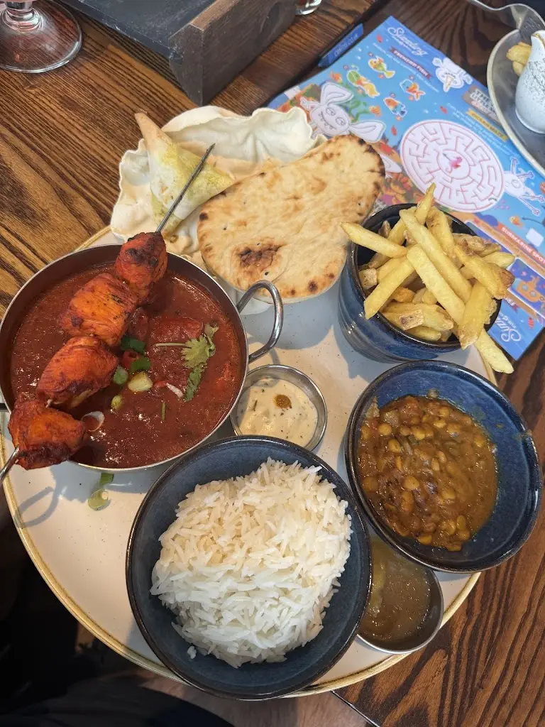 Brandon Khan_The Three Magpies Hotel_Catcliffe_review