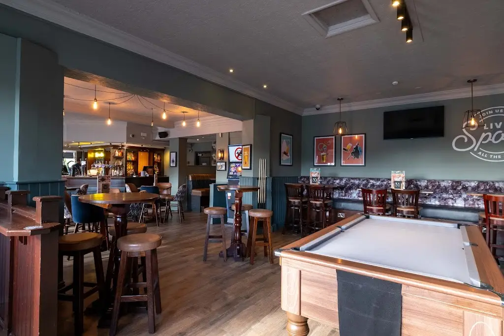 The Three Magpies Hotel restaurant in Catcliffe