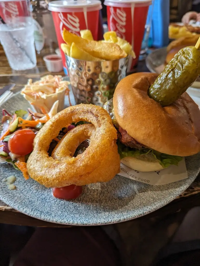 Chris Gill_The White Bull_Cawthorne_review