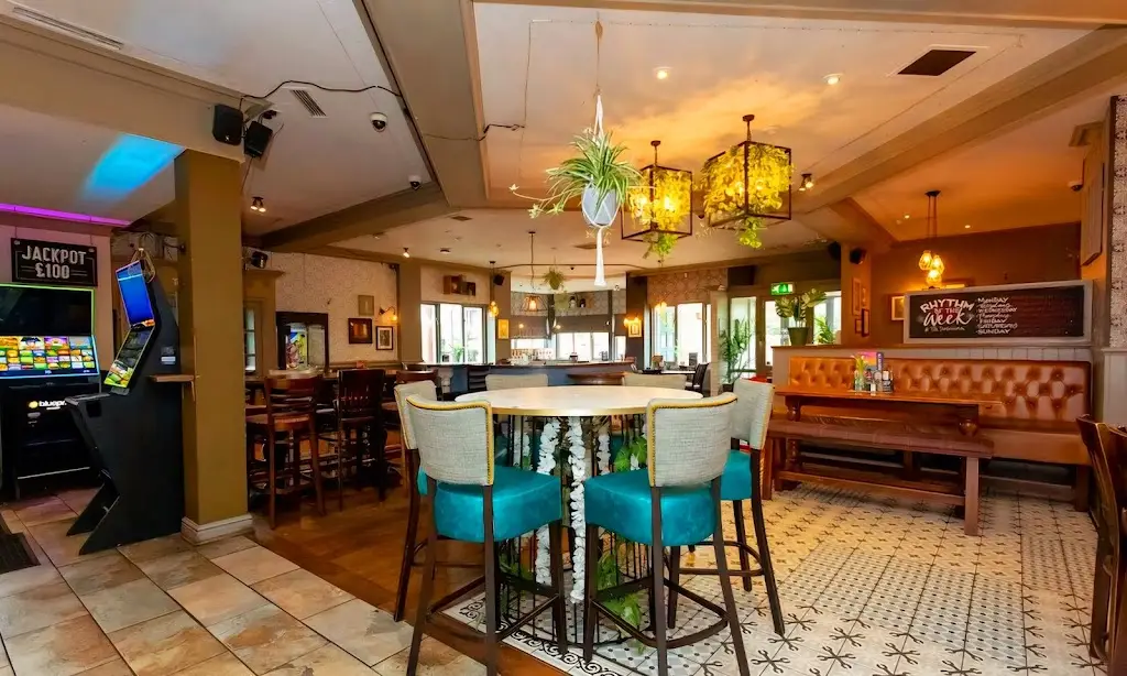 Keith Dredge_Sandmartin_Chafford Hundred_review