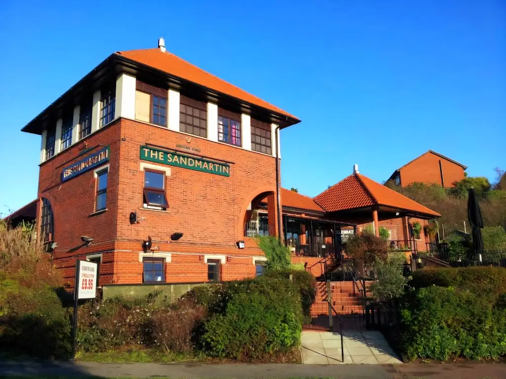 Sandmartin_Chafford Hundred_slider_image_3