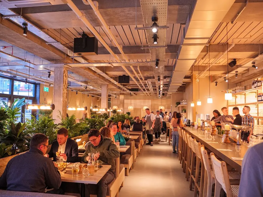 Caravan Canary Wharf Restaurant restaurant in Canary Wharf