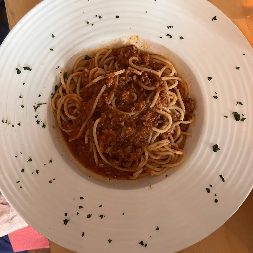 Elizabeth MacLeod_Villaggio_Acomb_review