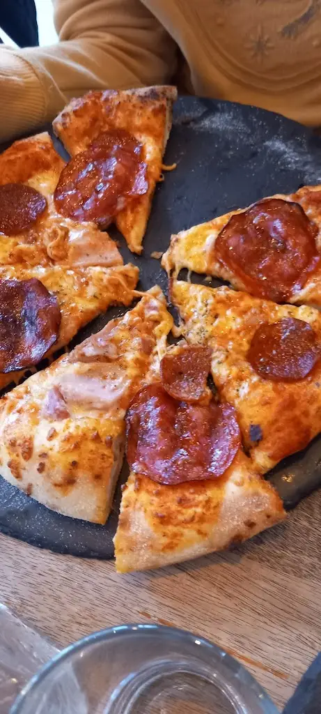 Becky Keelagher_Villaggio_Acomb_review