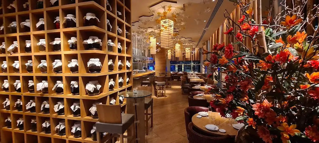 ROKA Canary Wharf_Canary Wharf_slider_image_3