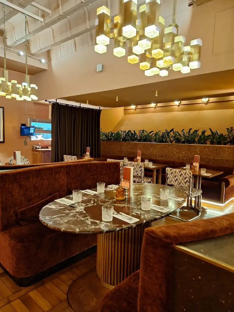 Roe - Canary Wharf_Canary Wharf_slider_image_3