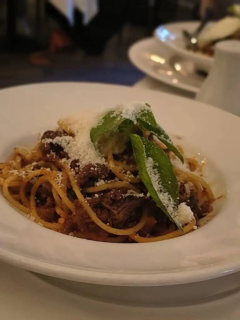 Regier Kunkel_Amerigo Vespucci_Canary Wharf_review