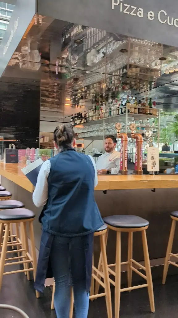 Obicà Mozzarella Bar_Canary Wharf_slider_image_2