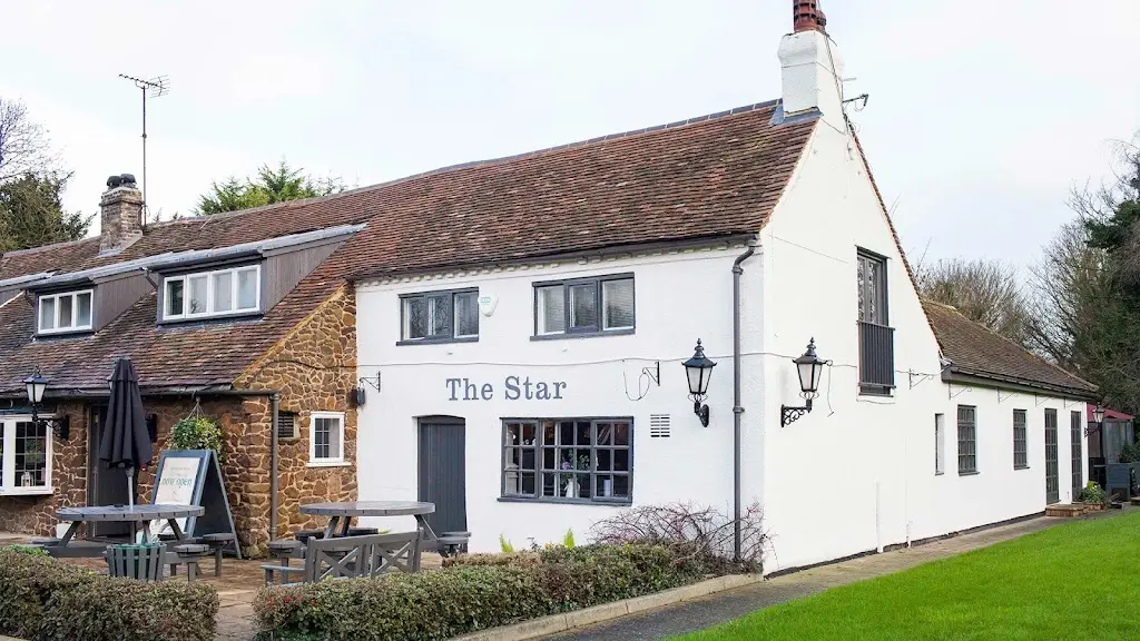 Star_Chalton_slider_image_3