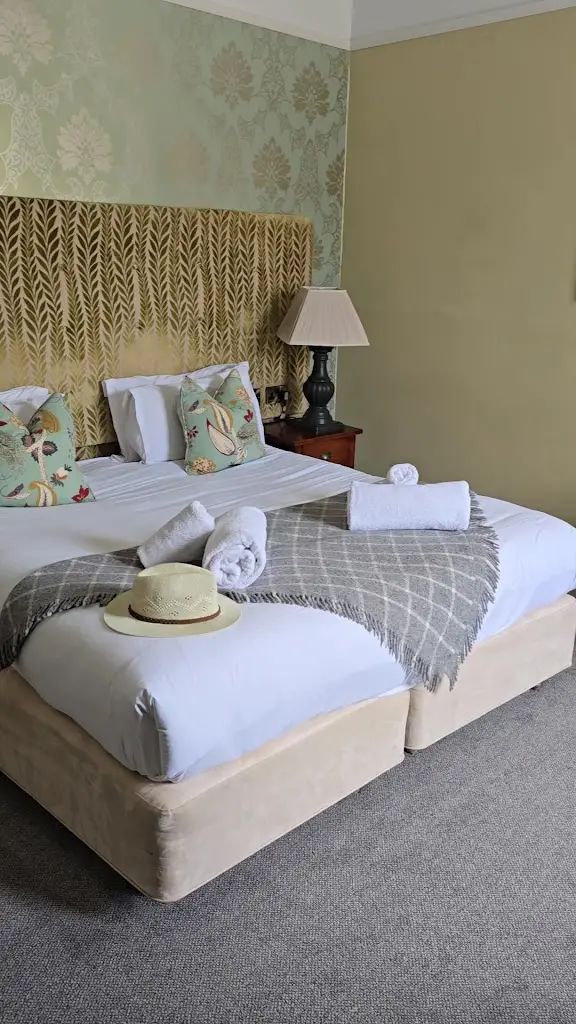 Three Crowns chagford_Chagford_slider_image_2