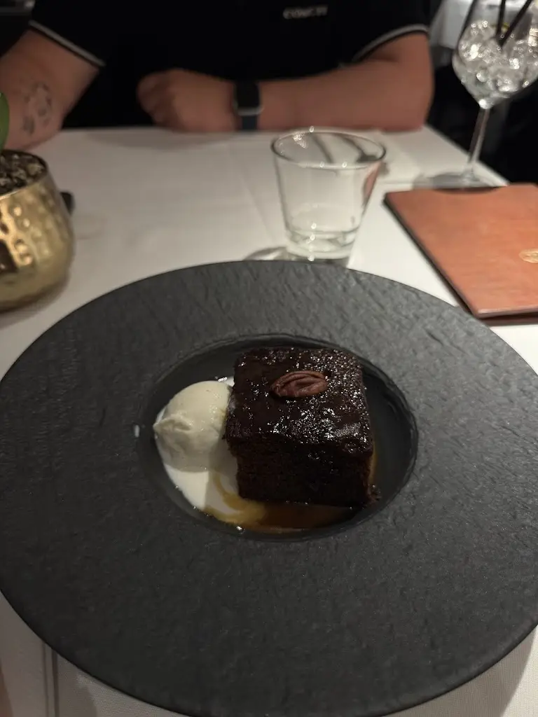 Sophia Bagotchay_Albert's Standish_Appley Bridge_recensione