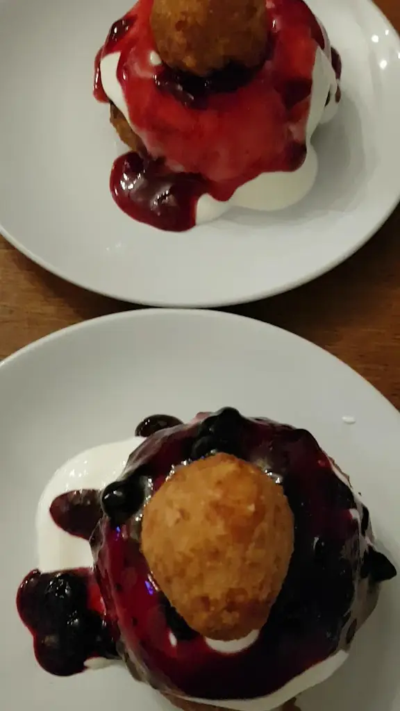 Restaurant Zani_Chadwell St Mary_slider_image_2