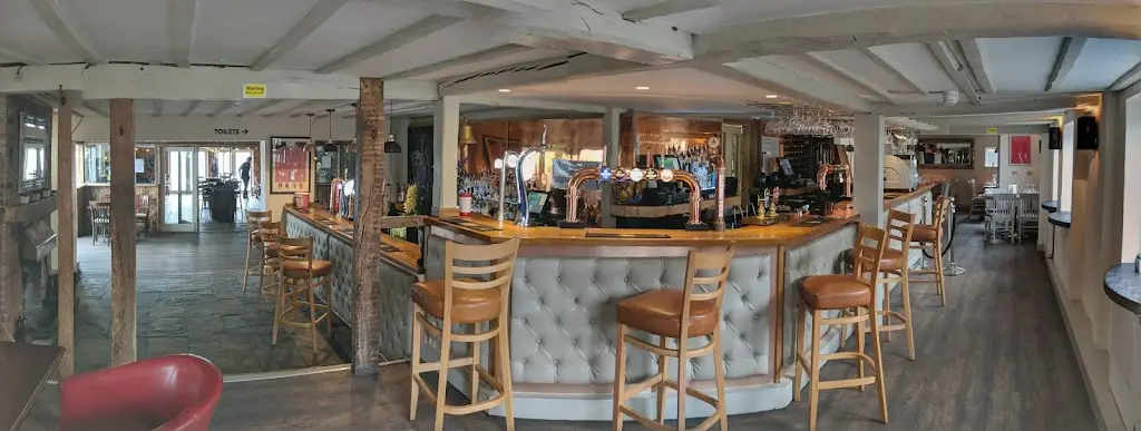 The Bull Pub & Restaurant · Grays restaurant in Chadwell St Mary
