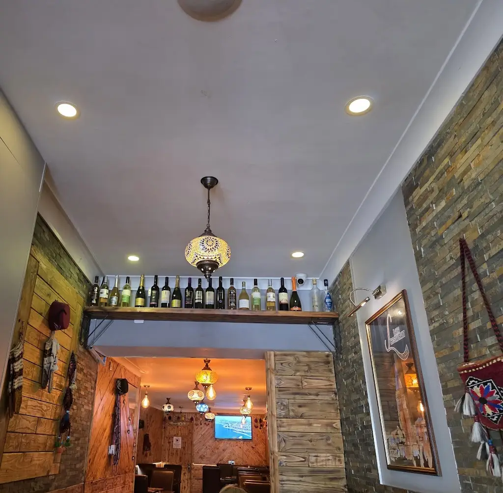 Sebastian Pawlowicz_Lara Restaurant_Anstey_recensione