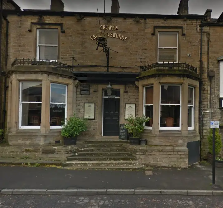 Crown & Crossed Swords Hotel_Castleside_slider_image_1