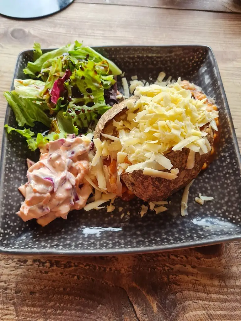 Em_Maddison's_Castleside_review