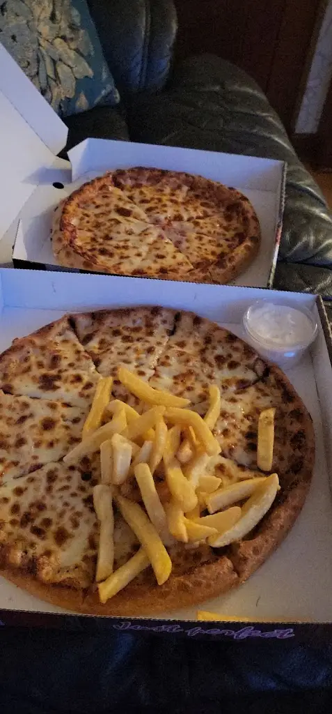 Steeltown Pizza and Grill restaurant in Castleside