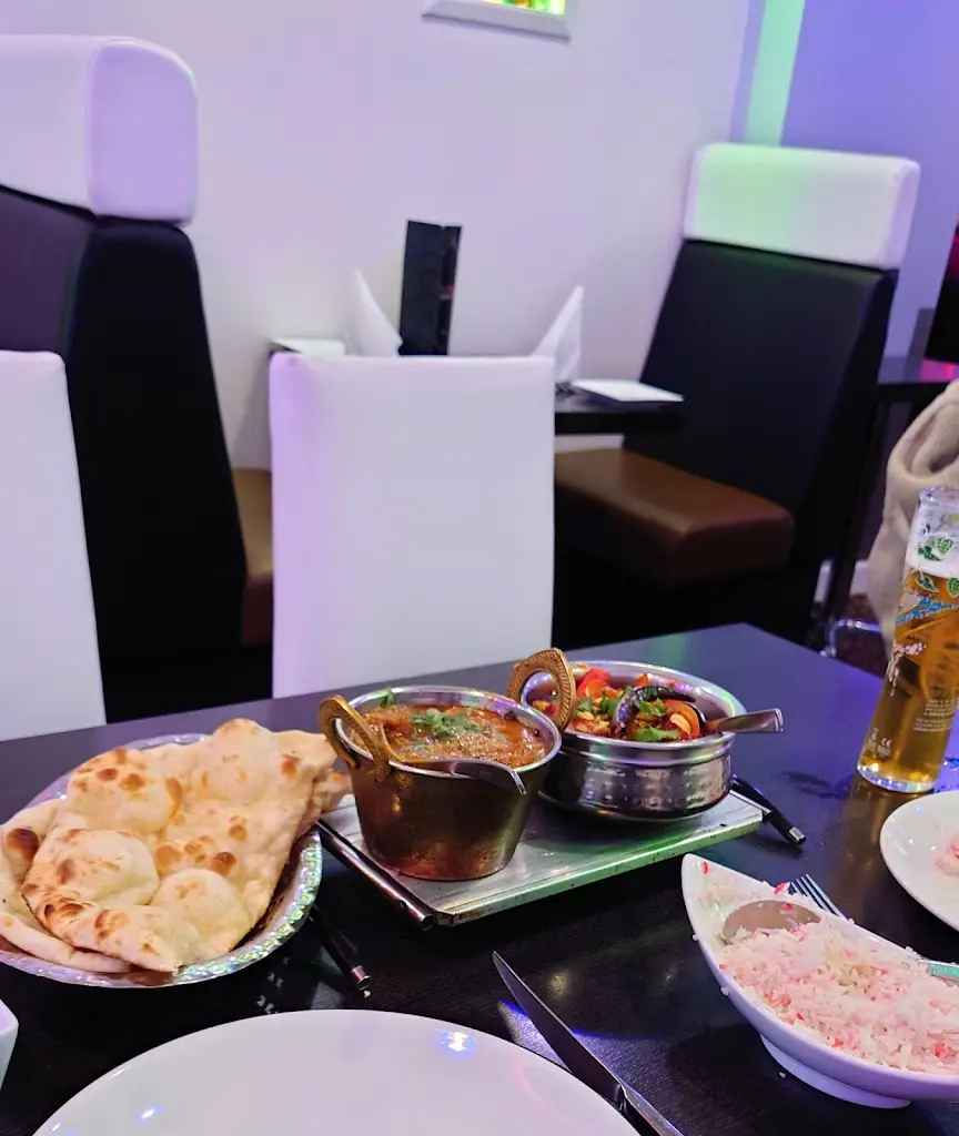 Plewy_Passage to India_Anstey_review