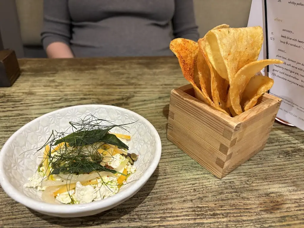 Max Bauer_Skosh_Acomb_review