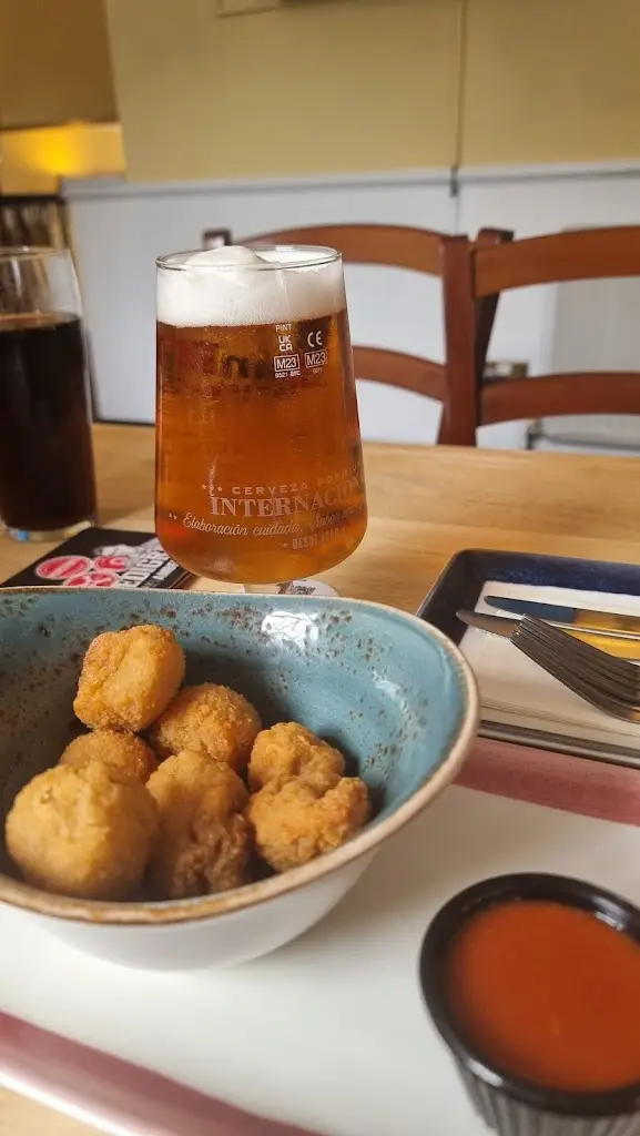 Piotr Borowski_Old Hare & Hounds_Anstey_review