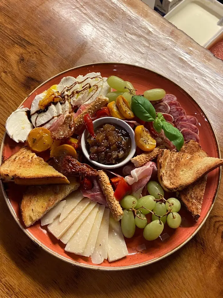 La Piazza Restaurant_Chapel Saint Leonards_slider_image_3