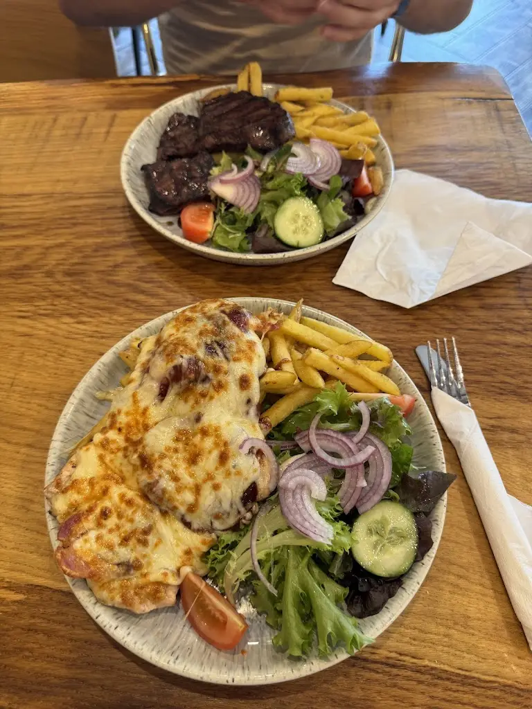 Natalia Kornutyak_Il Gusto_Chapel Saint Leonards_review