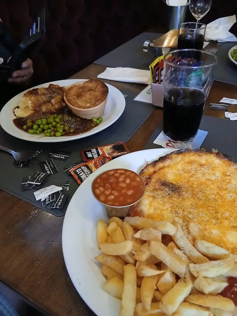 Brett Whiteman_Trafalga Inn_Chapel Saint Leonards_review