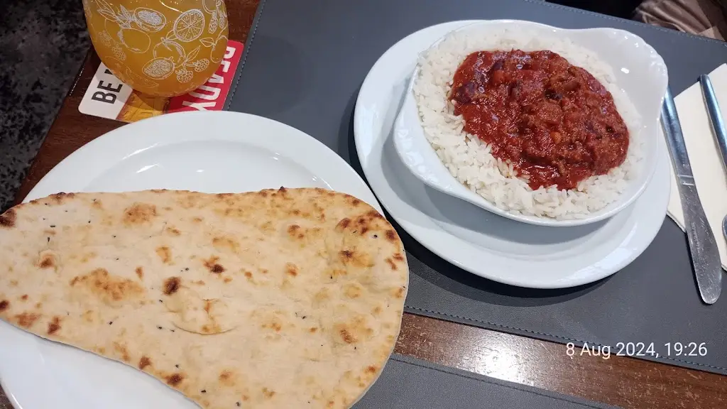 Beverley Harrison_Trafalga Inn_Chapel Saint Leonards_review