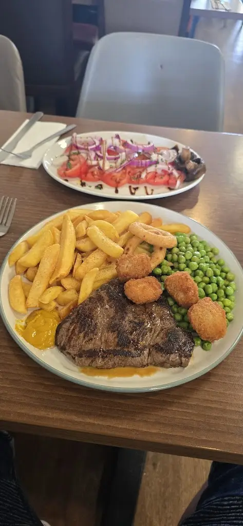 Simon Denton_Trunch Cafe & Restaurant_Chapel Saint Leonards_recensione