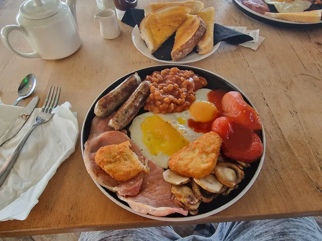 John Richardson_The Den_Chapel Saint Leonards_review