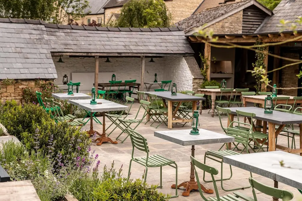 The Swan, Ascott-under-Wychwood Cotswolds_Charlbury_slider_image_1