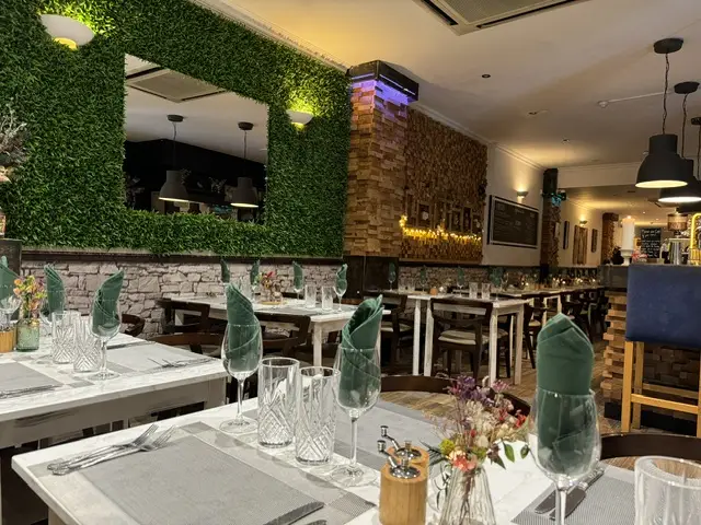 La Fiaba Del Mediterraneo_Caterham_slider_image_3