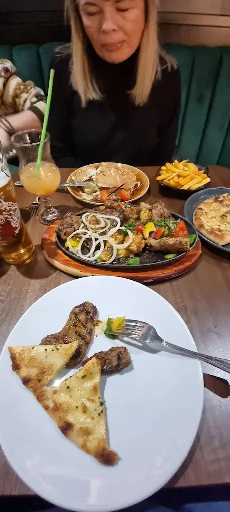 Menu_Whyteleafe Grill & Bar, Caterham_Caterham_image_9