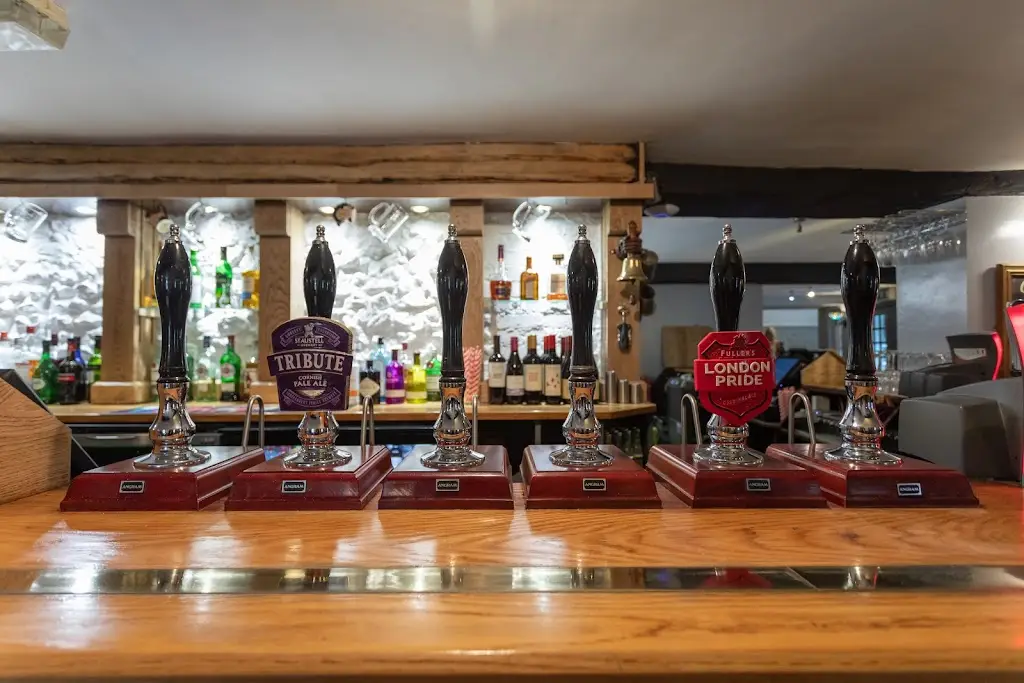 The Harrow, Chaldon, Caterham_Caterham_slider_image_1