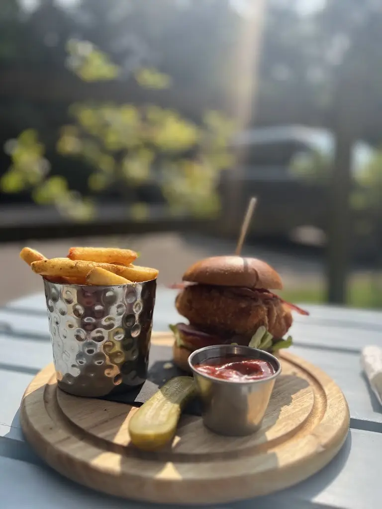 The Harrow, Chaldon, Caterham_Caterham_slider_image_2