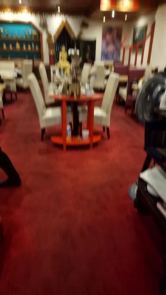 Bua Thai Caterham Restaurant_Caterham_slider_image_2