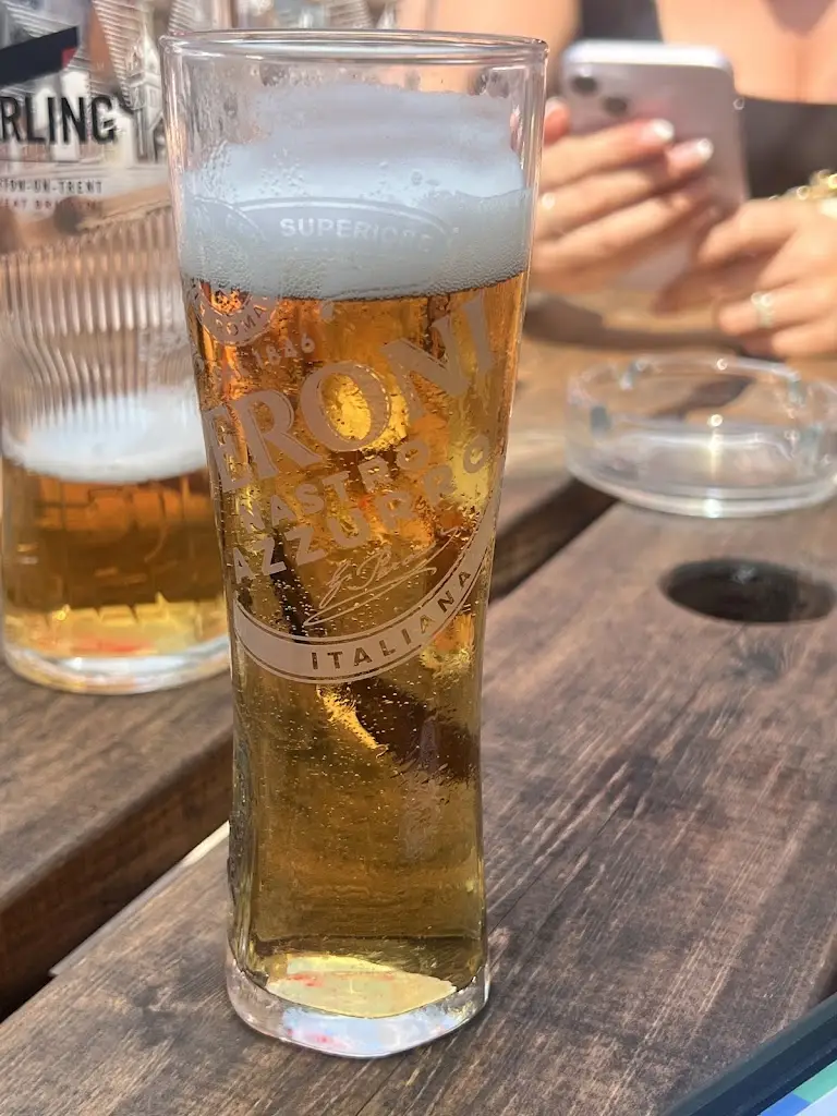 Ryen Marrable_The King & Queen, Caterham on the Hill_Caterham_review